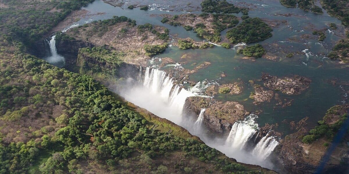 Chaz Powell walking the Zambezi river — Limitless Pursuits