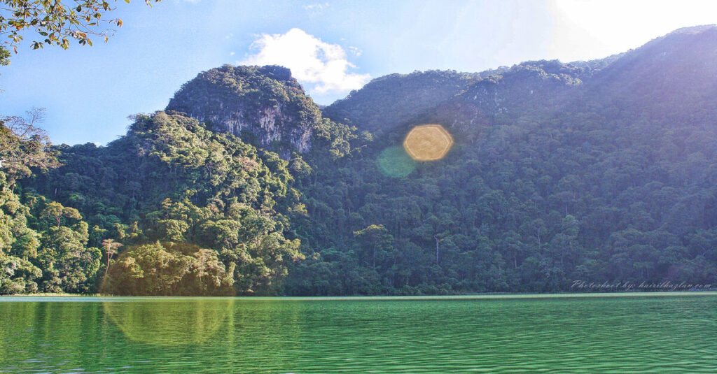 Panorámica del lago de la isla de Dayang Bunting