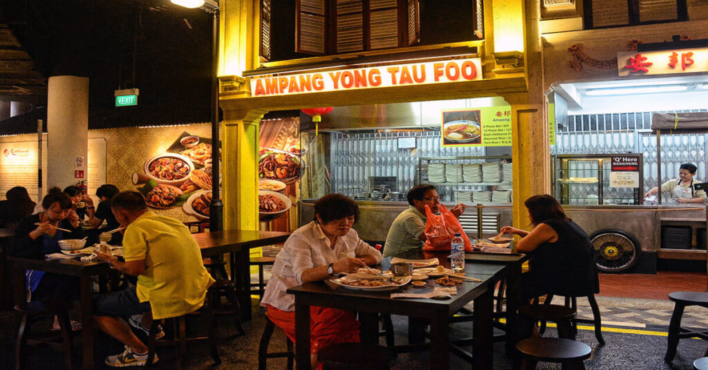Disfruta de la gastronomía malaya en un clásico puesto callejero