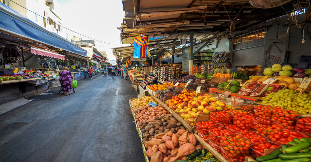 El Mercado del Carmel, ubicado en el barrio de Lev Ha’ir
