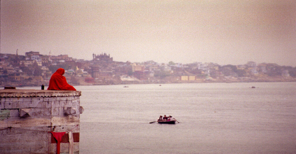Vista del Ganges a su paso por Varanasi