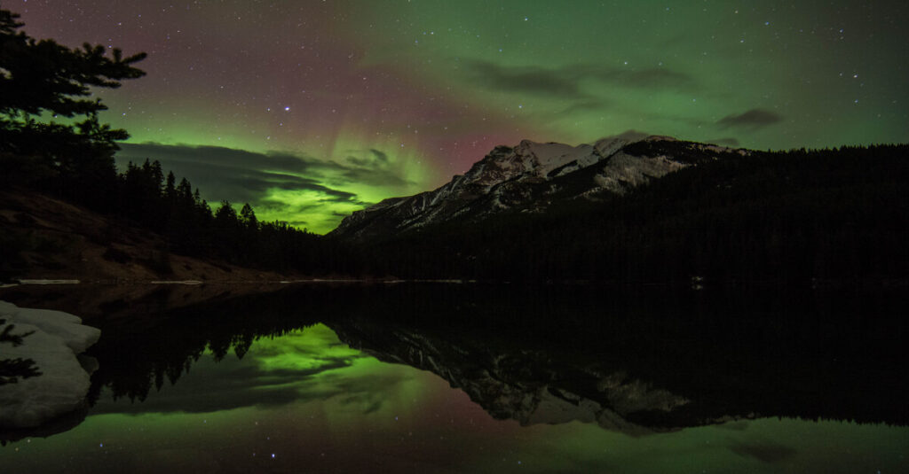 Auroras boreales en el Parque Nacional Banff, en el noroeste de Canadá