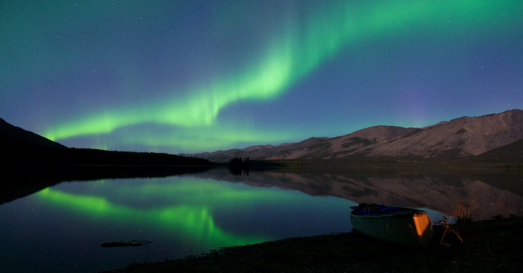 Aurora boreal en el Parque Provincial Lago Muncho