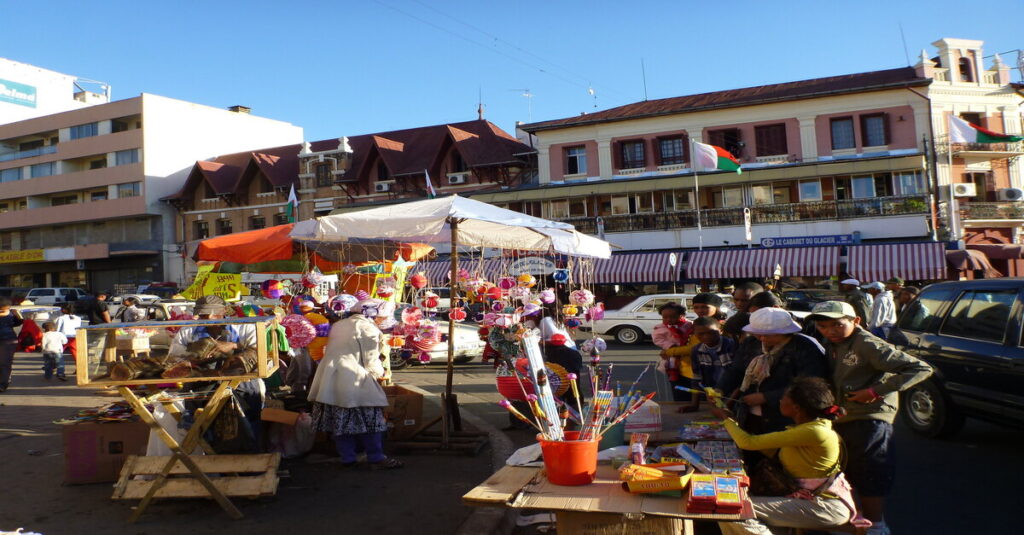 El mercado de Analakely, uno de los más populares de Antananarivo