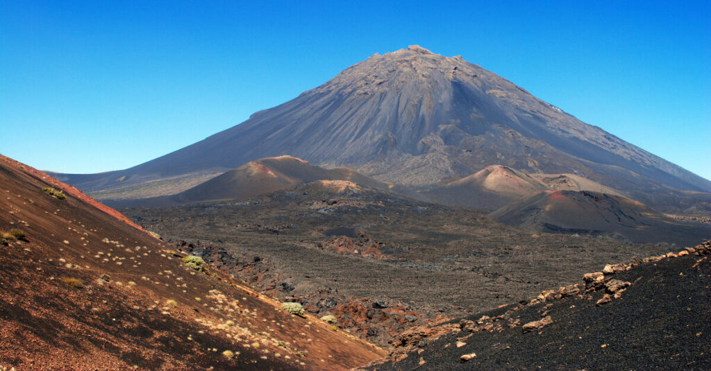 El imponente volcán Pico do Fogo, el punto más alto de Cabo Verde