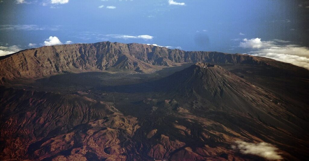 Imagen aérea del Pico do Fogo, el punto más alto de Cabo Verde