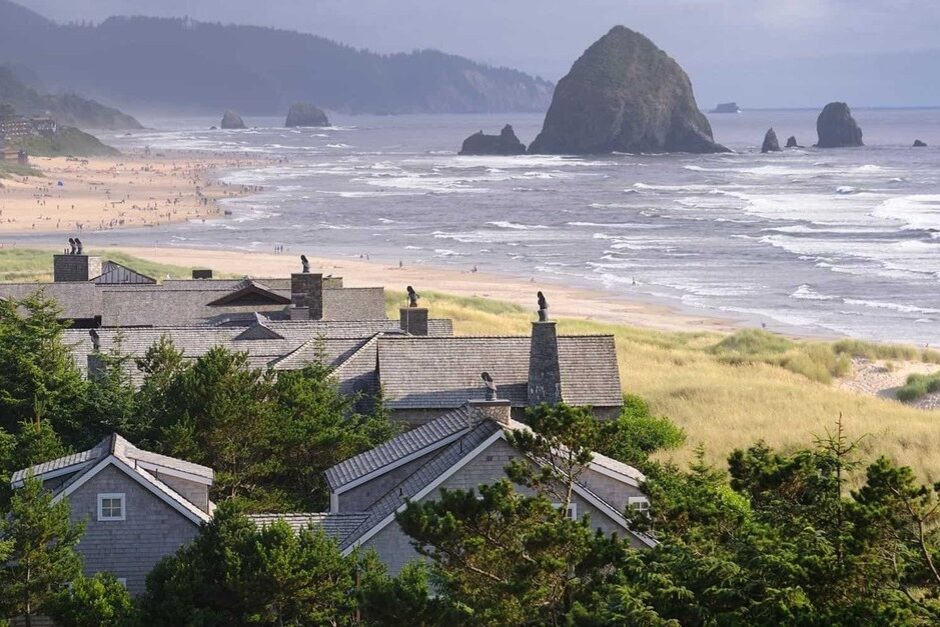 Paisaje icónico de Cannon Beach, en Estados Unidos