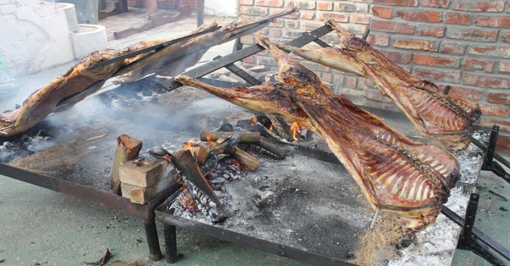 Los 'braais' son parrillas comunitarias muy populares en Sudáfrica