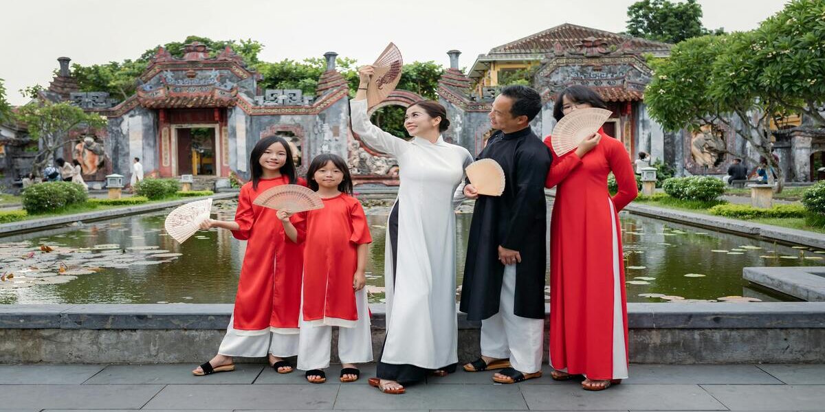 familia-viaje-vietnam Una familia disfruta de su viaje a Vietnam