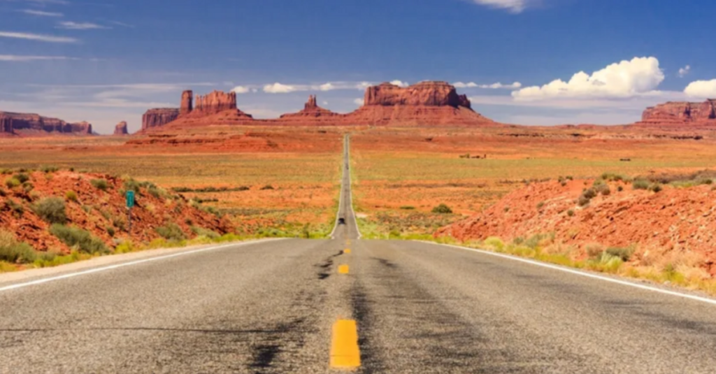 La carretera de Monument Valley, una de las más icónicas de Estados Unidos