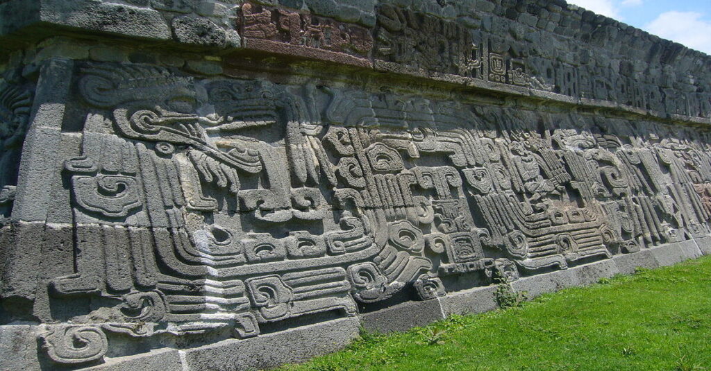 Símbolos en piedra de Xochicalco