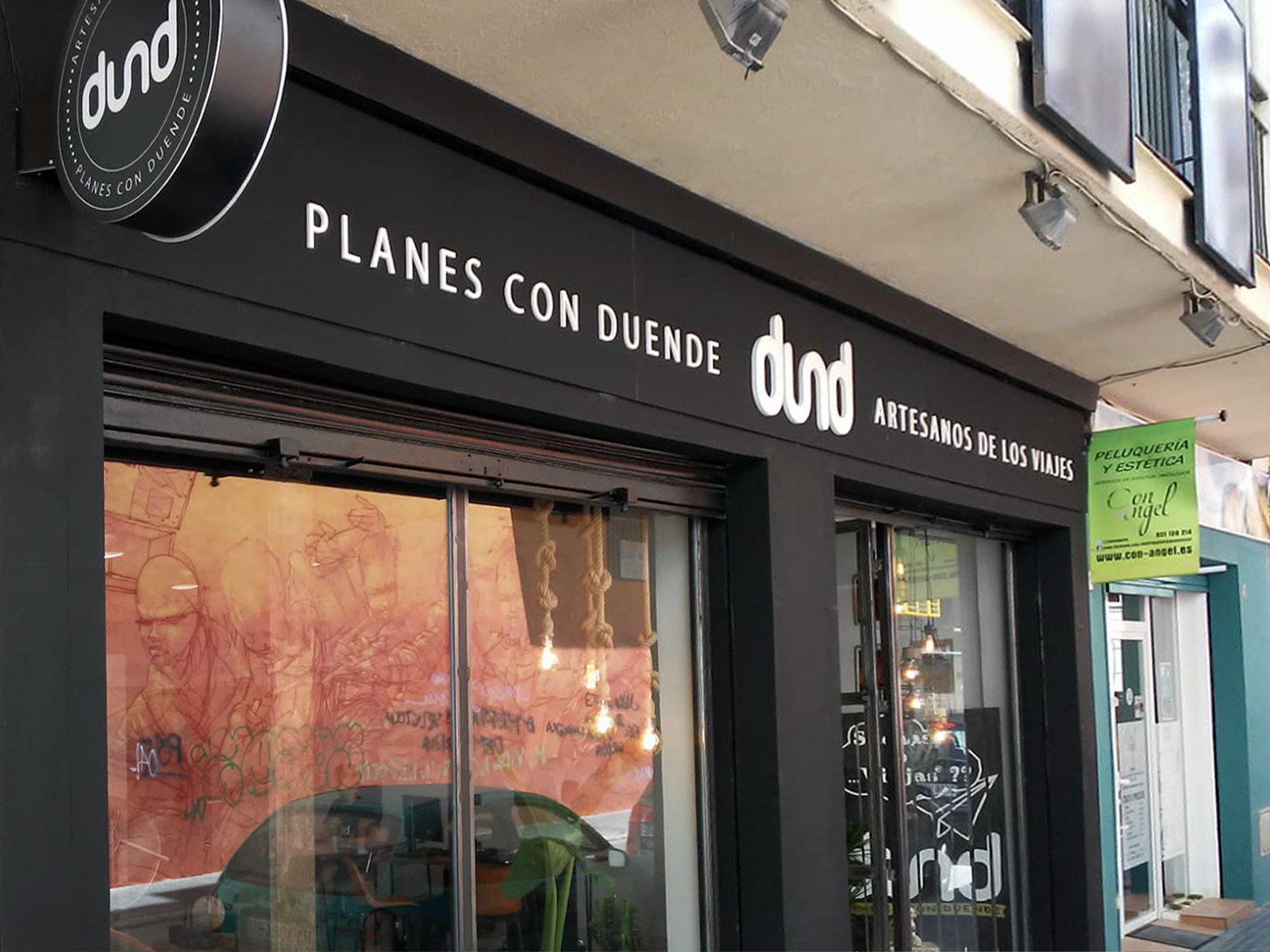 Fachada oficina Planes con Duende Málaga