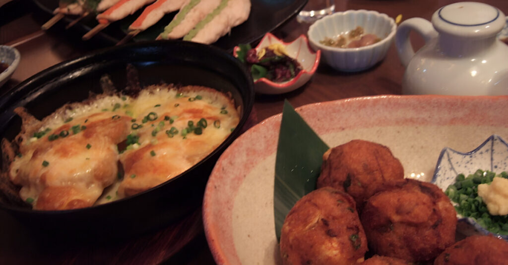 Japón nocturno, la vida después del atardecer 3 Comida de Japón servida en una izakaya