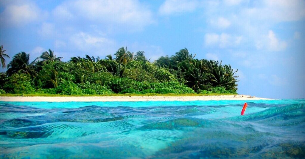 Una playa del atolón Vaavu