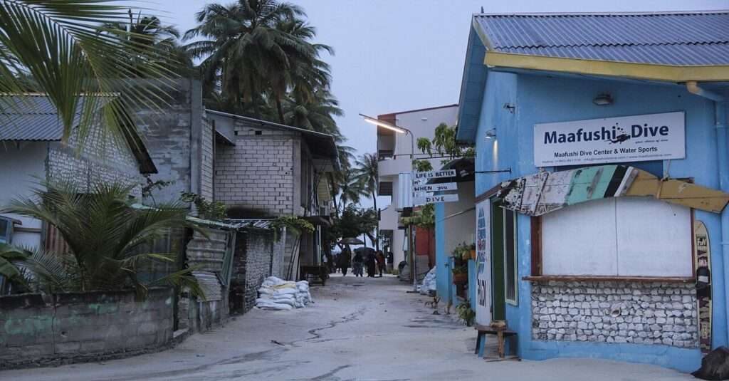 Una calle de Maafushi