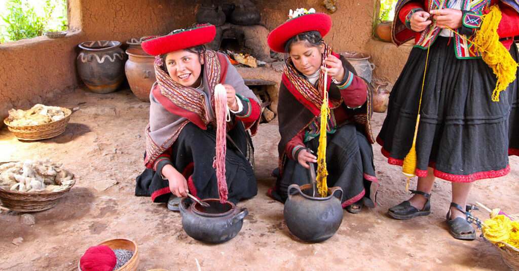 Técnica para teñir hilo en Chinchero